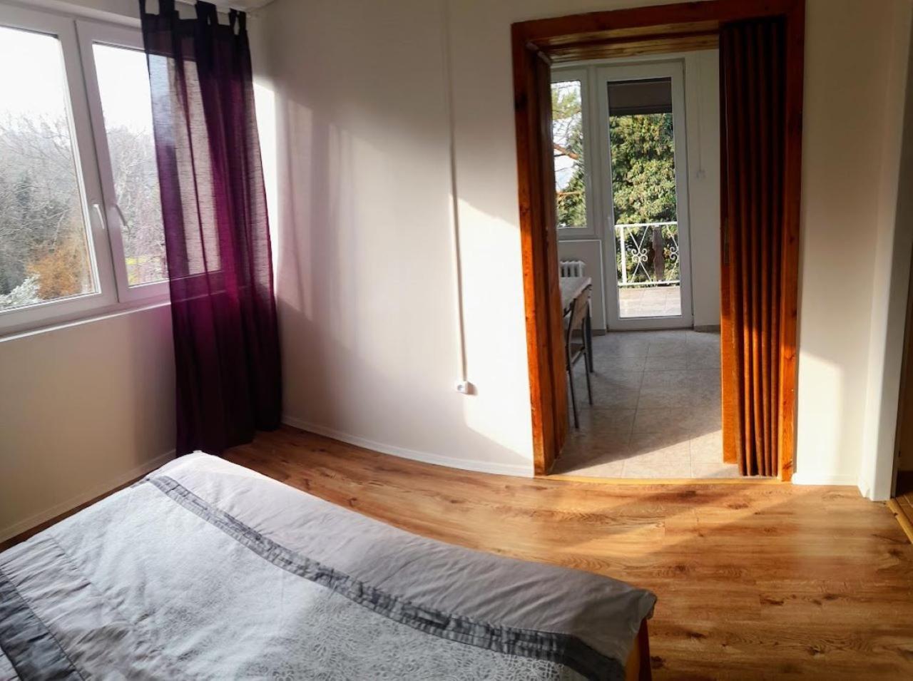 Aparthotel Lev I Sova à Mělník Extérieur photo